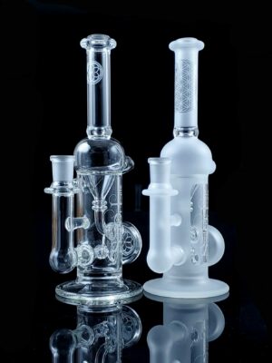 Quasar recycler